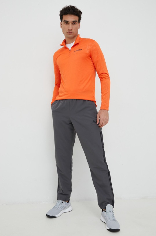 Спортен панталон adidas EE2327 сив AW22
