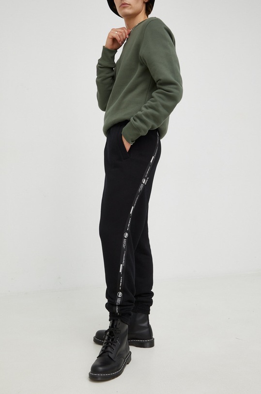 G-Star spodnie dresowe bawełniane D22022.D174 czarny AW22