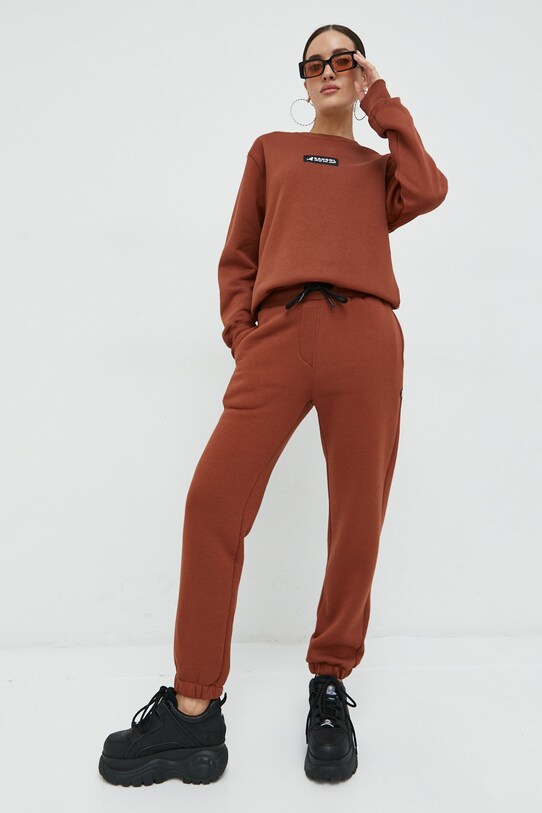 Kangol pantaloni de trening maro KAF22USPA105
