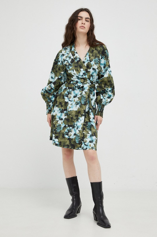 Bombažna obleka Gestuz 10906275 pisana AW22