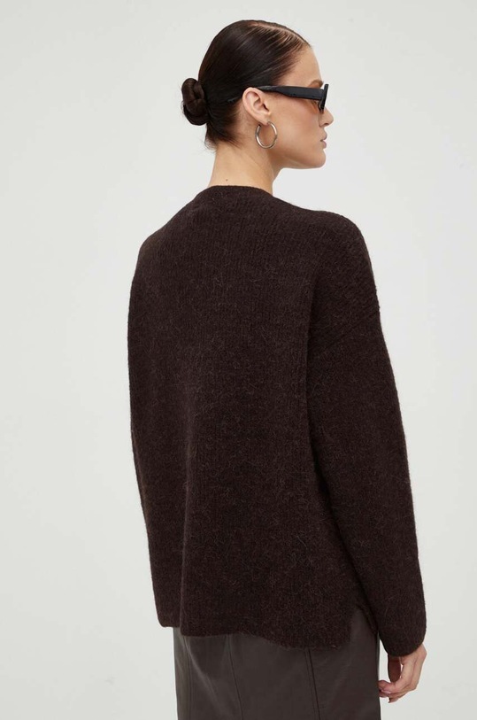 Odzież Gestuz sweter wełniany 10906550 brązowy