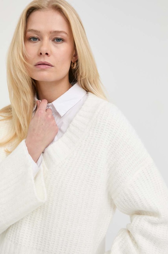 Guess sweter biały W2BR69.Z2XU0