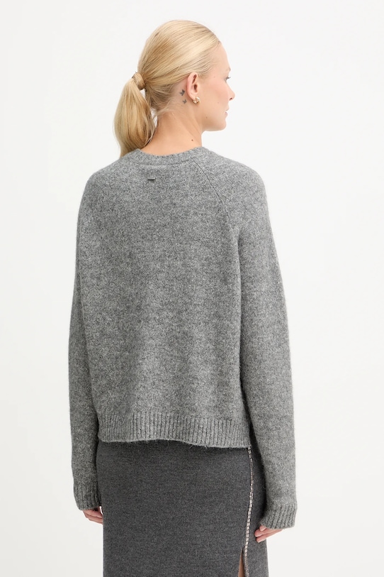 Ρούχα Πουλόβερ με προσθήκη μαλλιού BOSS 50478315 γκρί