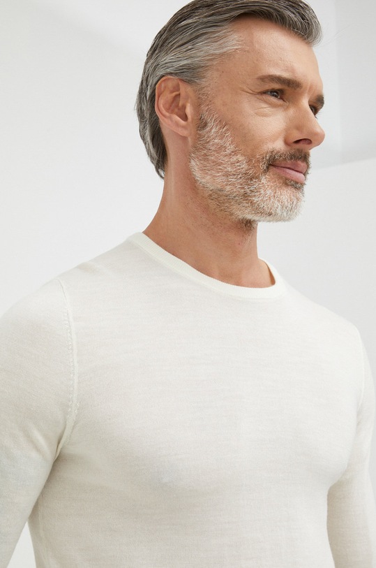 Vlněný svetr Tiger Of Sweden kulatý béžová T68915058