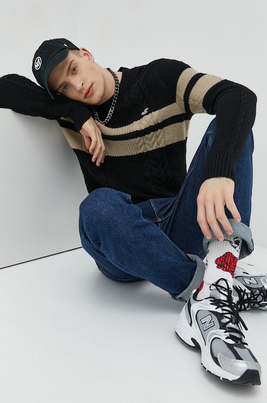 Sveter Hollister Co. okrúhly čierna KI320.2713.904