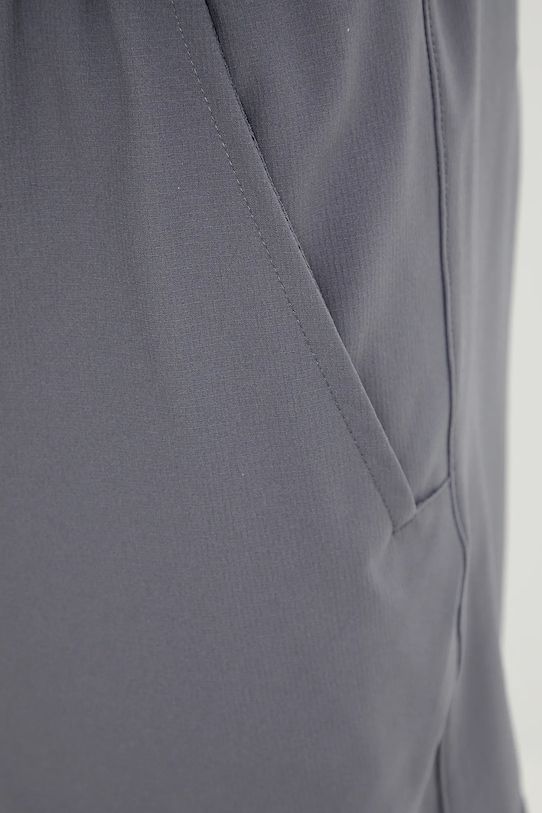 Under Armour pantaloni scurți de antrenament Vanish Woven gri 1373718