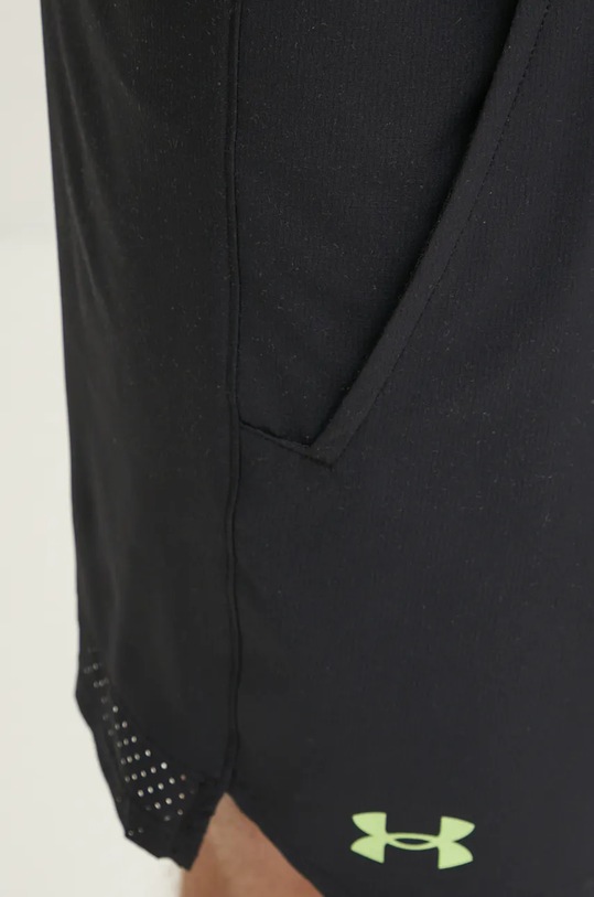 Under Armour pantaloni scurți de antrenament Vanish 1373718 negru