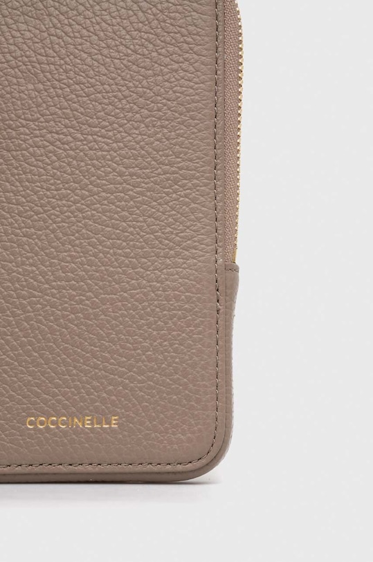 Akcesoria Coccinelle pokrowiec na telefon E5.MI5.27.01.01 beżowy