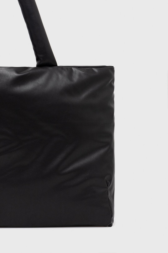 Calvin Klein kézitáska fekete K60K609855.9BYY