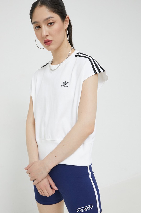 Bavlněné tričko adidas Originals nášivka bílá HM2111