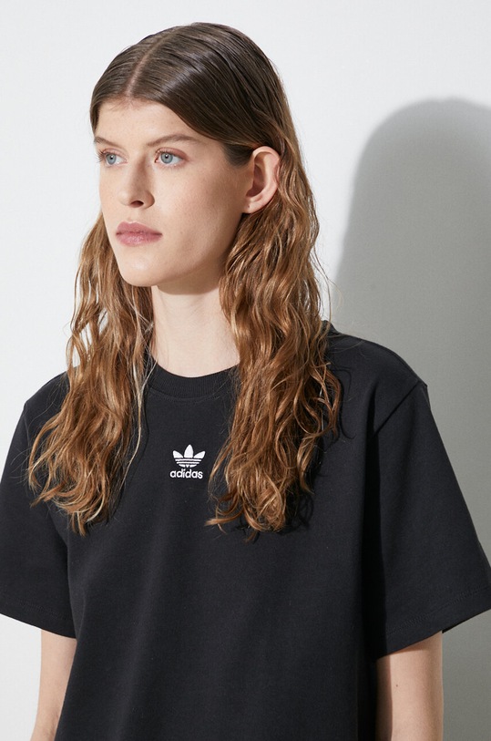 adidas Originals t-shirt in cotone per bambini Tee Regular IC1826 nero