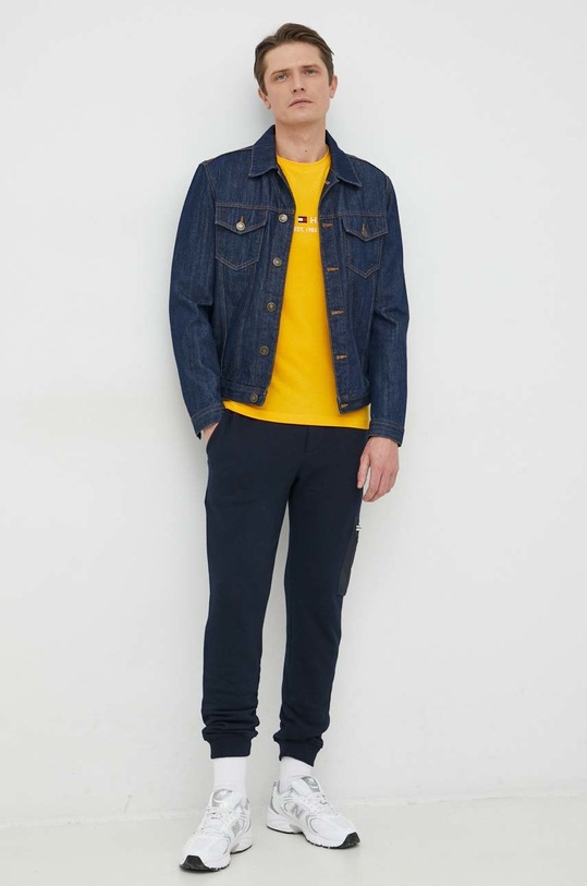 Bombažna kratka majica Tommy Hilfiger MW0MW11797.9BYY oranžna AW22