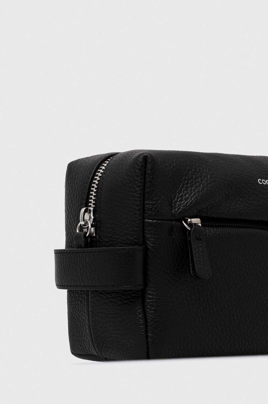 Kožna kozmetička torbica Coccinelle E5.MUK.95.G1.01 crna AW23