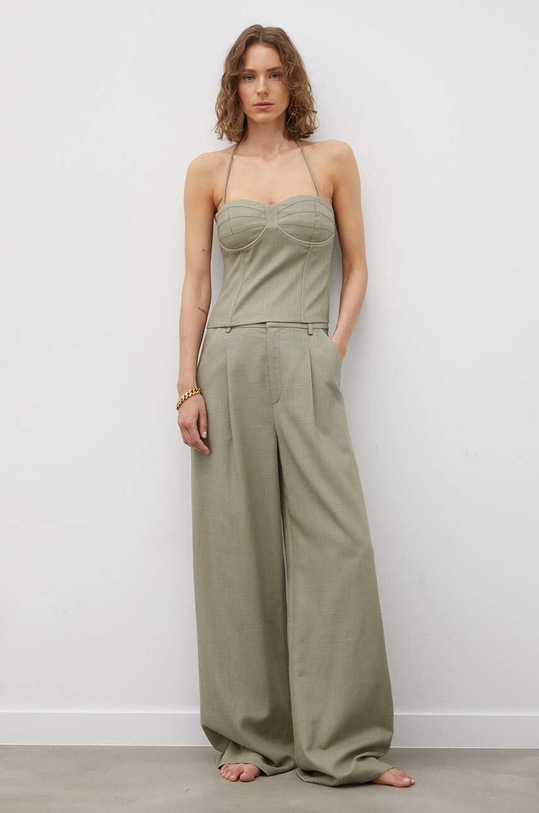 Top s prímesou ľanu Gestuz 10908106 zelená AW23