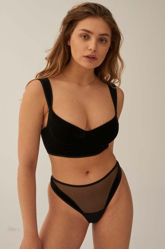 Топ Undress Code 464 Strong Attitude Top Black slim чёрный 464