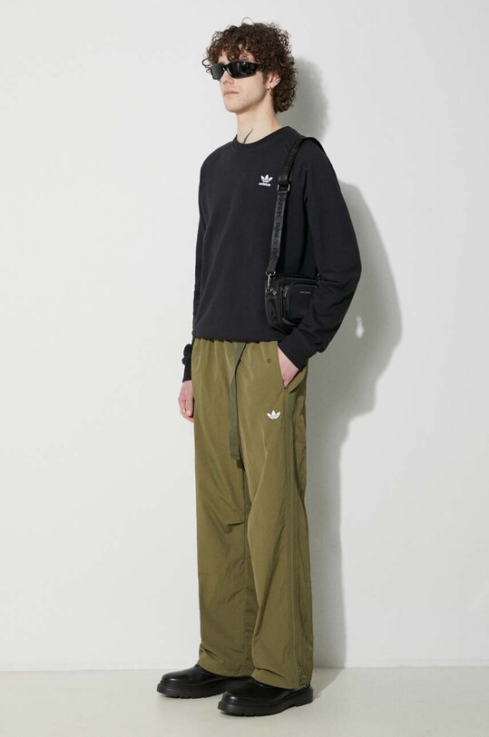Mikina adidas Originals Trefoil Essentials Crewneck IM4532 čierna AW23