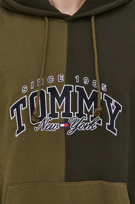 Βαμβακερή μπλούζα Tommy Jeans πράσινο DM0DM17802