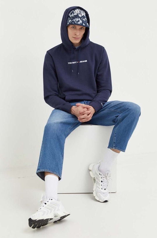 Tommy Jeans felső aplikációval sötétkék DM0DM18130
