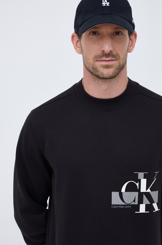 Mikina Calvin Klein Jeans bez kapucne čierna J30J324092