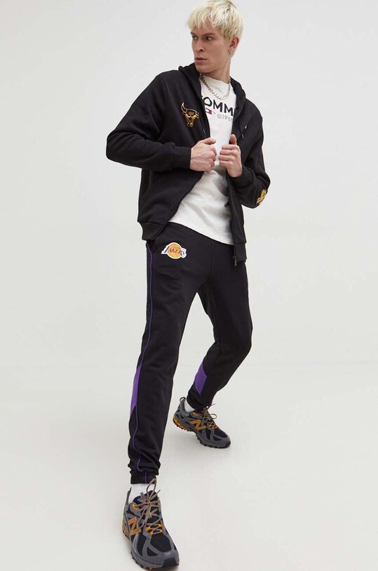 New Era bluza 60424411 negru AW23