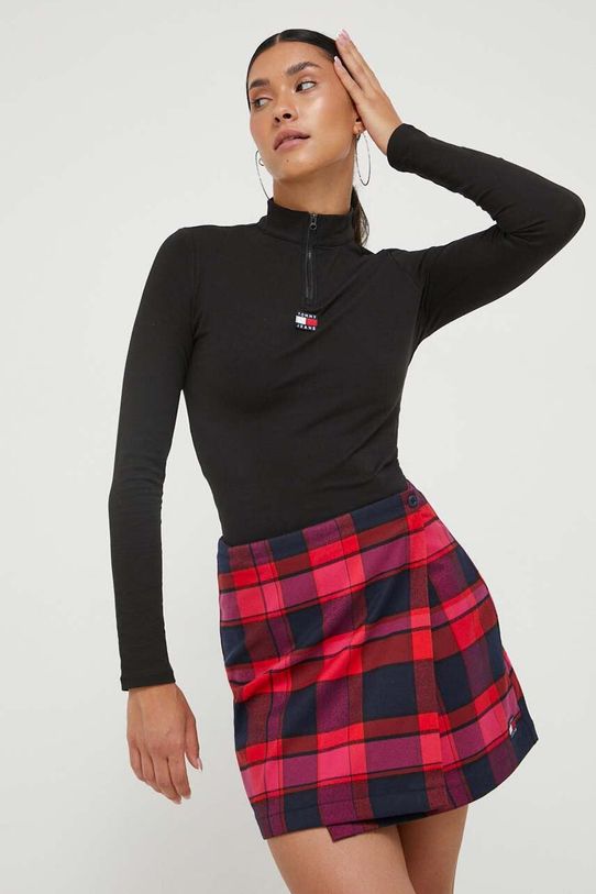 Tommy Jeans longsleeve z elastanem czarny DW0DW16496