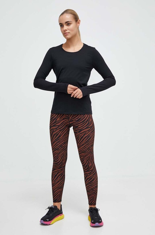Лонгслів для тренувань Casall Essential 20452 чорний AW23