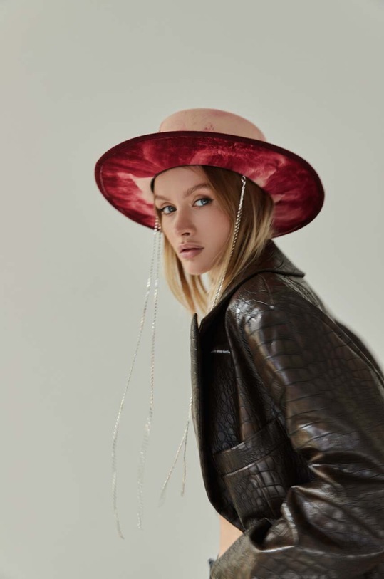 LE SH KA headwear kapelusz wełniany Silver Red SilverRed czerwony AW23