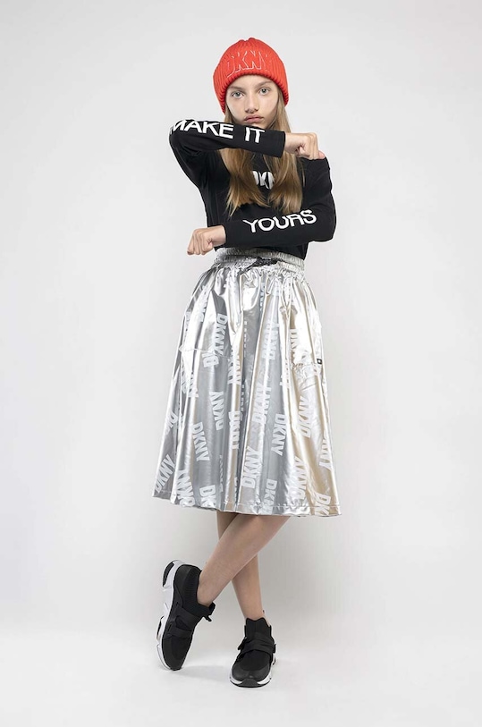 Детска шапка Dkny средно дебел червен D51000