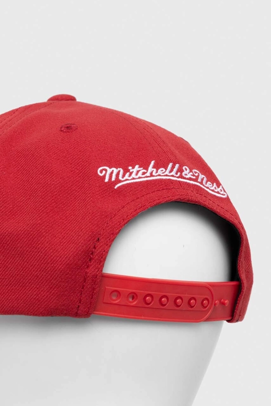 Akcesoria Mitchell&Ness czapka z daszkiem CHICAGO BULLS HHSS6023.CBUYYPPPRED czerwony