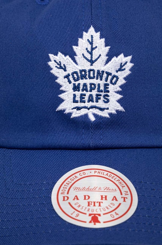 Mitchell&Ness czapka z daszkiem bawełniana TORONTO MAPLE LEAFS HLUX5369.TMLYYPPPBLU niebieski AW23