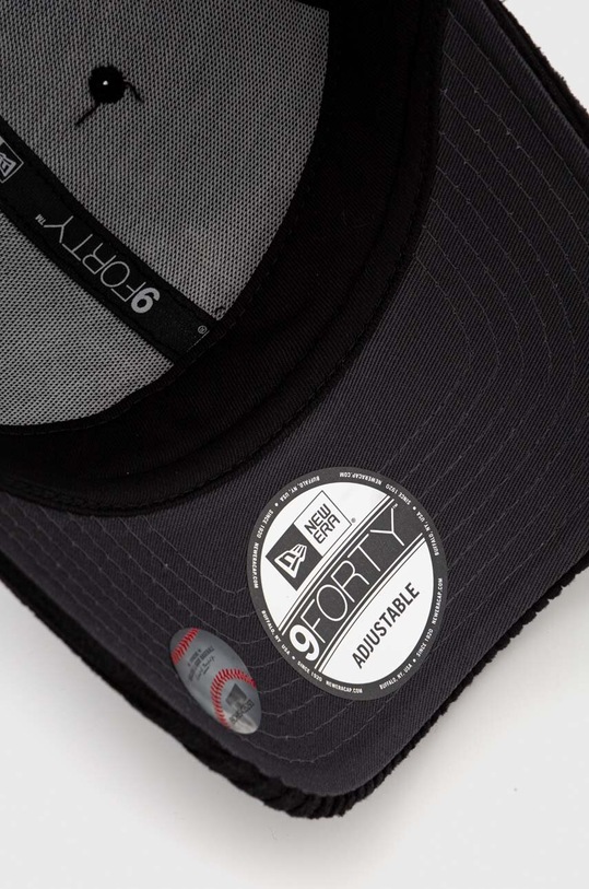 Accessori New Era cappello con visiera in velluto a coste 60424713 nero