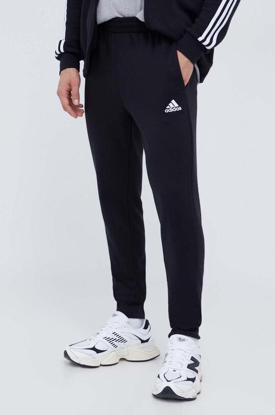 Спортивный костюм adidas чёрный IJ6067