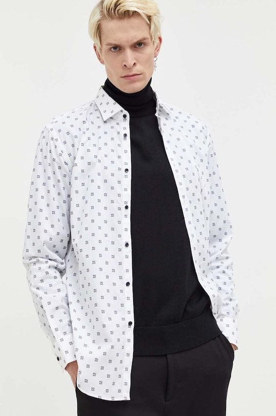 Памучна риза HUGO вталена бял 50500961