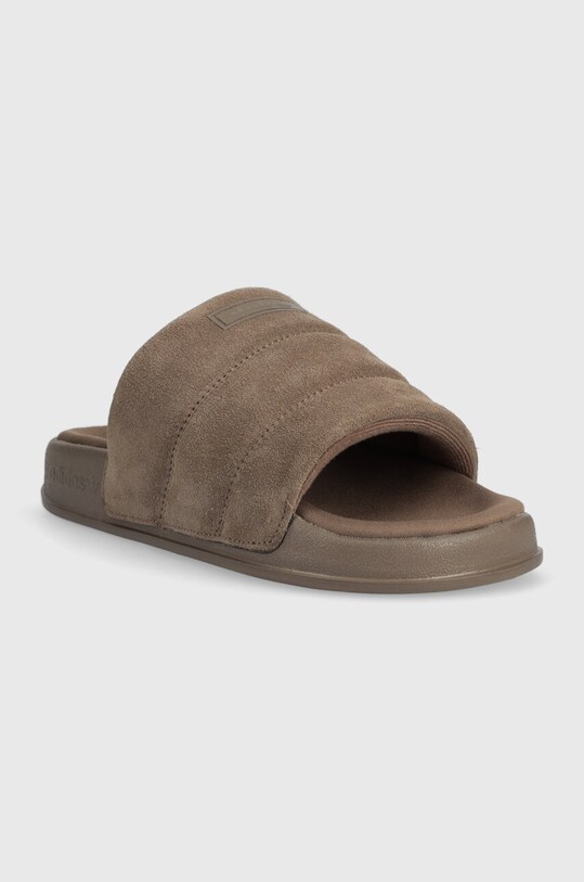 Semišové šľapky adidas Originals Adilette Essential IE9649 hnedá AW23