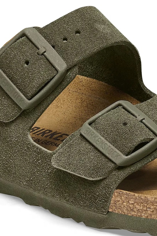 Scarpe Birkenstock ciabatte slide in camoscio 1025720 verde