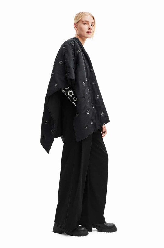 Desigual poncho czarny 23WAIA26