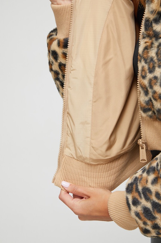 Куртка Tommy Jeans DW0DW16583