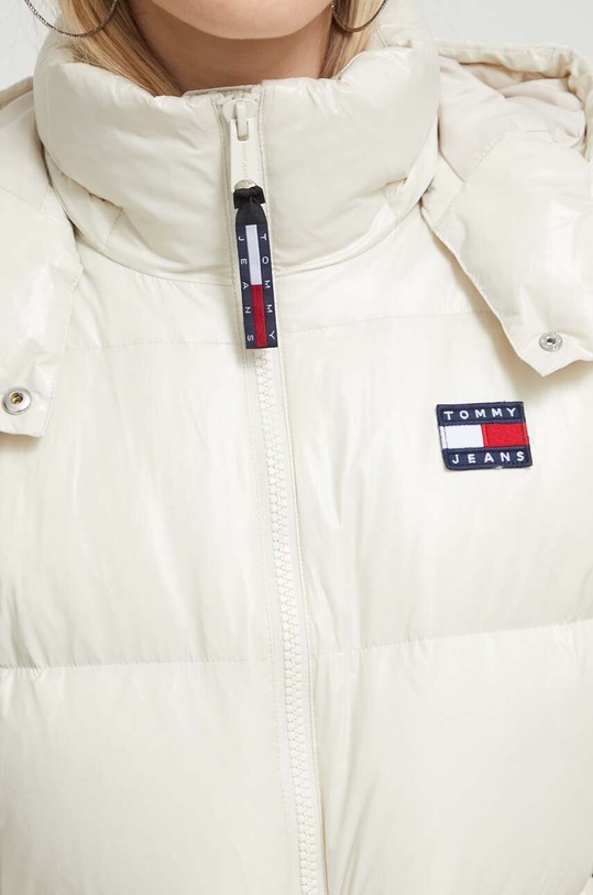 Péřová bunda Tommy Jeans DW0DW16573