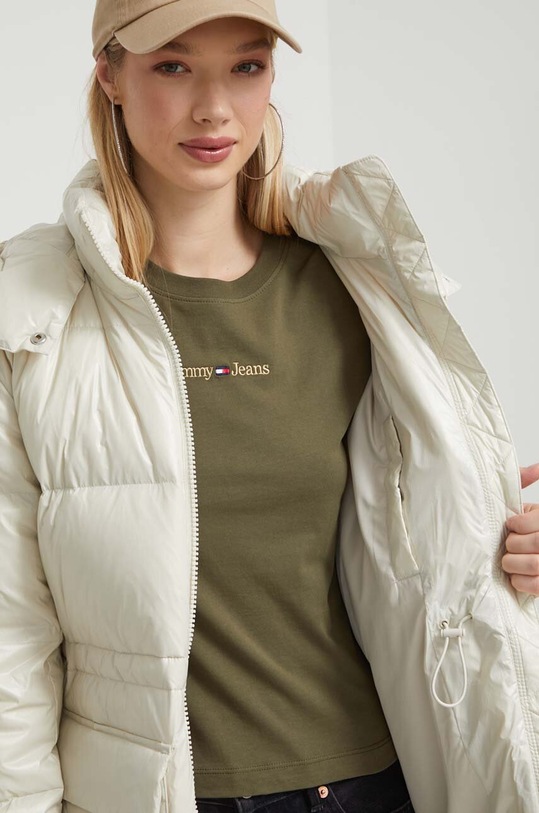 Péřová bunda Tommy Jeans DW0DW16573