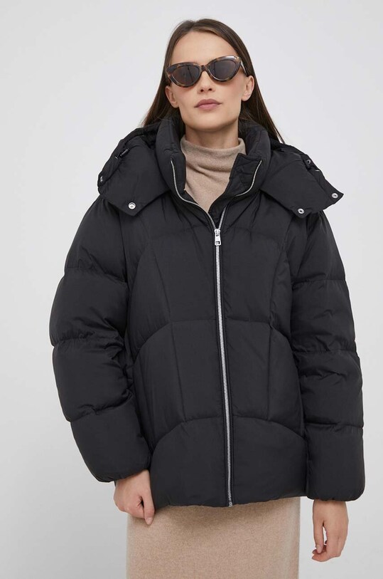Pernata jakna Calvin Klein Jeans s kapuljačom crna J20J221882
