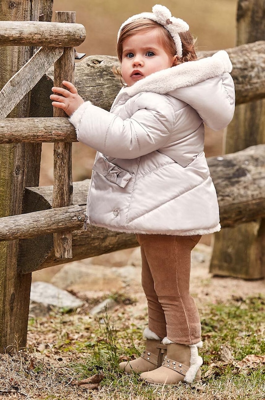 Бебешко яке с две лица Mayoral изкуствен косъм бежов 2422.4D.Baby.9BYX