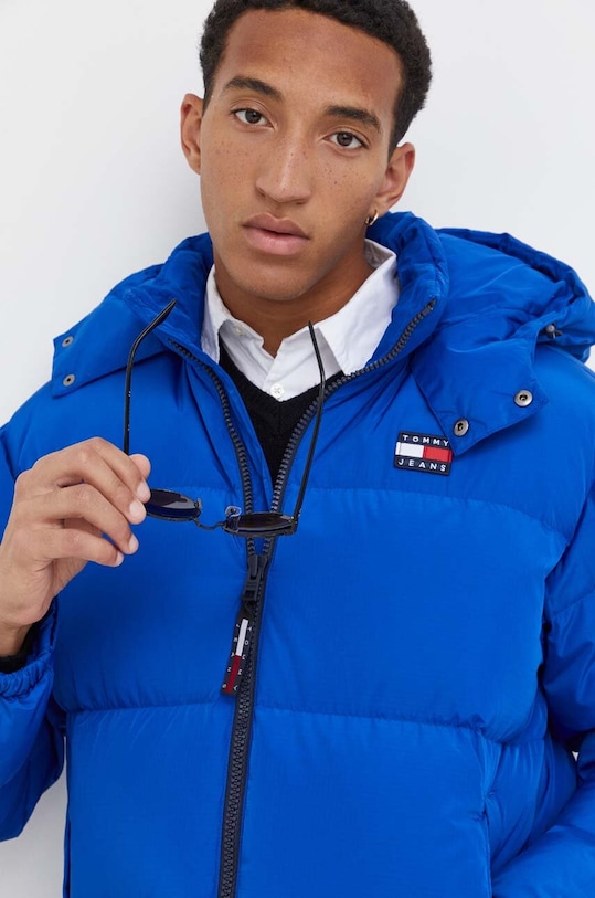 Páperová bunda Tommy Jeans modrá DM0DM15445