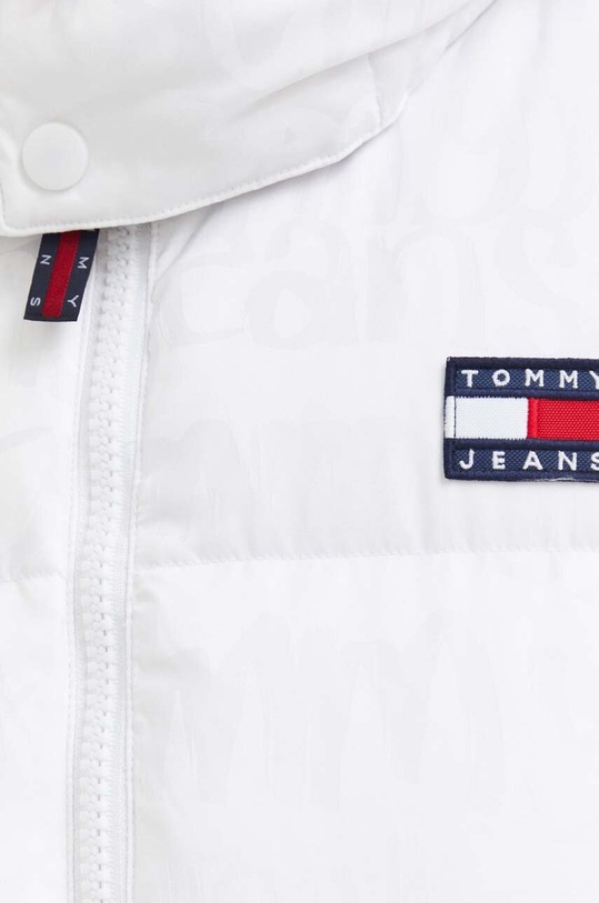 Пухено яке Tommy Jeans DM0DM16576 бял