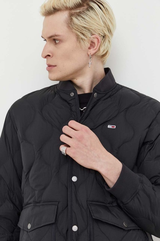 Tommy Jeans kurtka puchowa czarny DM0DM16717