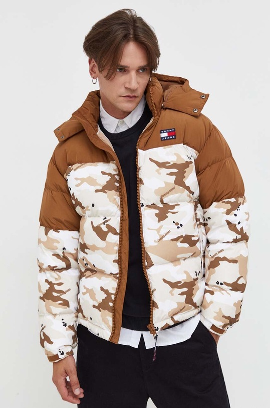 Μπουφάν με επένδυση από πούπουλα Tommy Jeans άλλο καφέ DM0DM17224