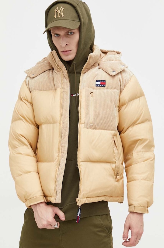 Μπουφάν με επένδυση από πούπουλα Tommy Jeans άλλο μπεζ DM0DM17229