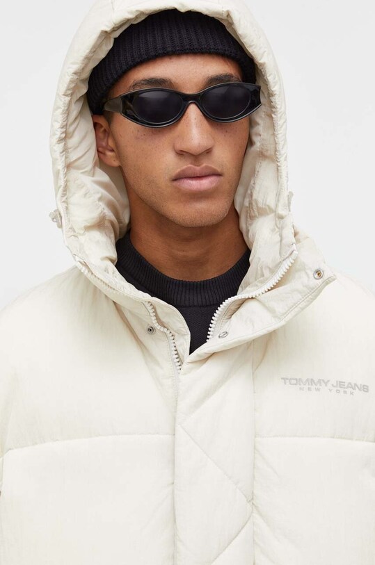 Яке Tommy Jeans бежов DM0DM17476
