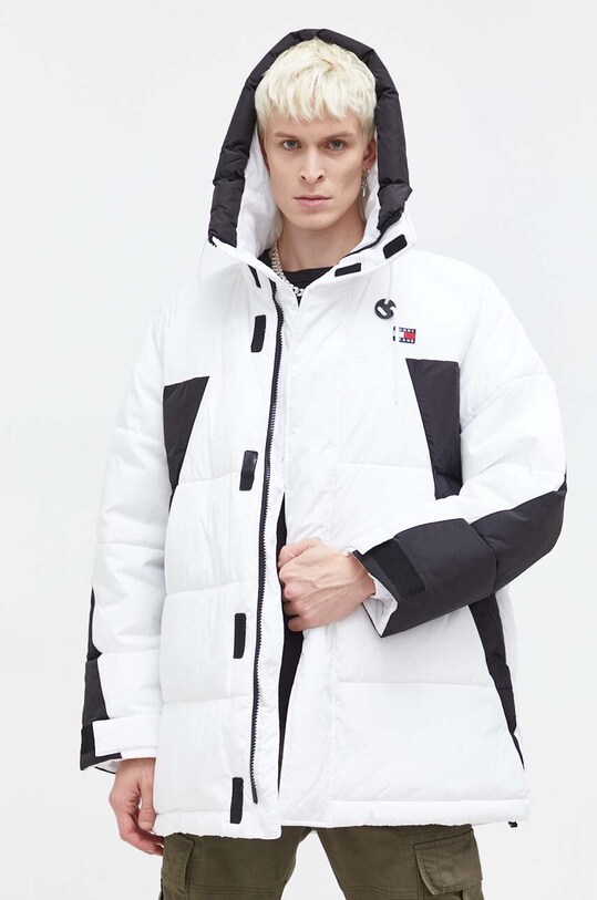 Bunda Tommy Jeans s kapucí bílá DM0DM17662