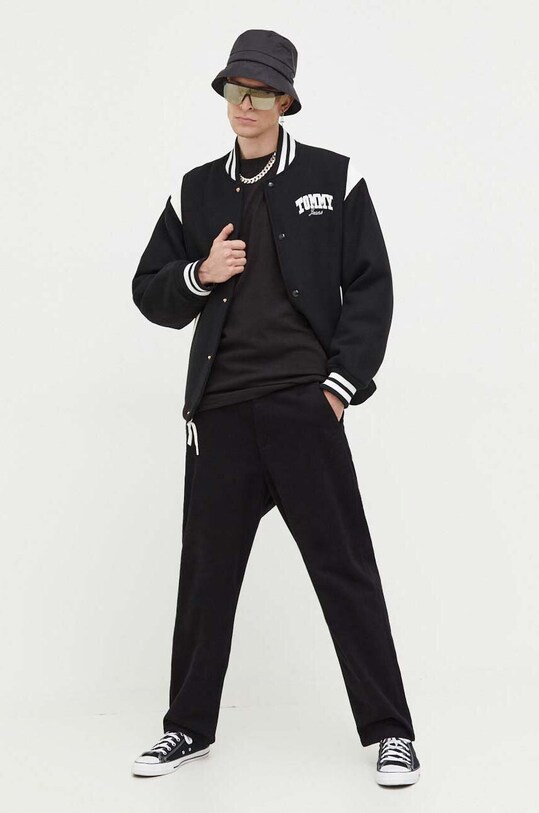 Bomber μπουφάν από μαλλί Tommy Jeans DM0DM17223 μαύρο AW23