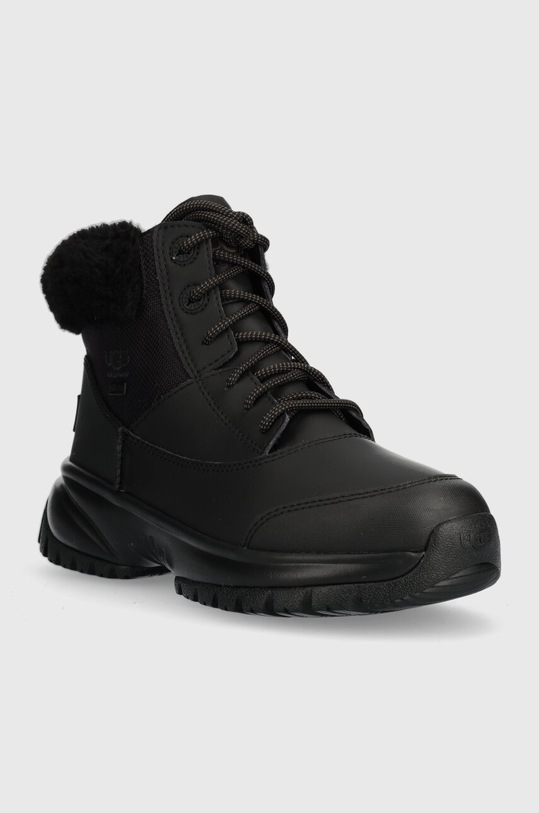 Boty UGG Yose Fluff V2 1130901.BLK černá AA00